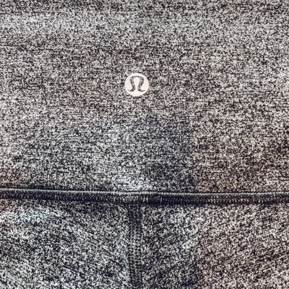 Lululemon Wunder Under 28”, Size 12 - Picture 4 of 6